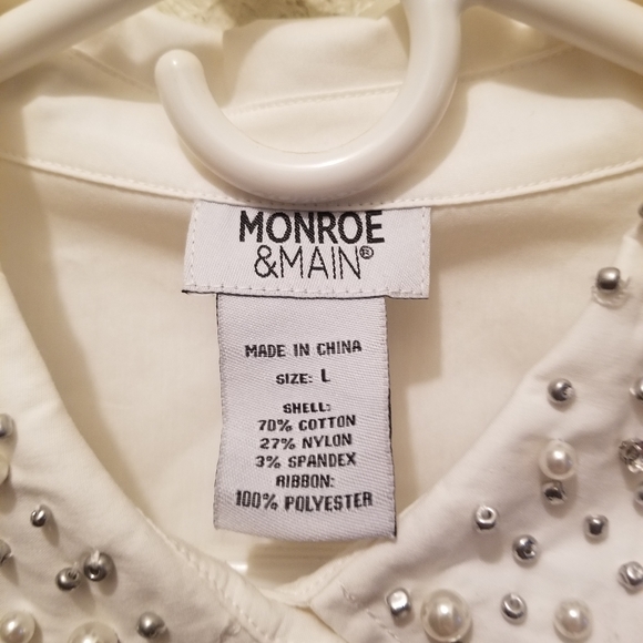 Cute ☺️☺️ Monroe & Main Beaded Blouse - Picture 8 of 8
